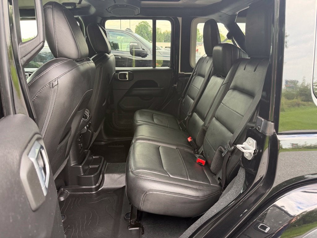 2022 Jeep Wrangler Unlimited Sahara Altitude 4x4