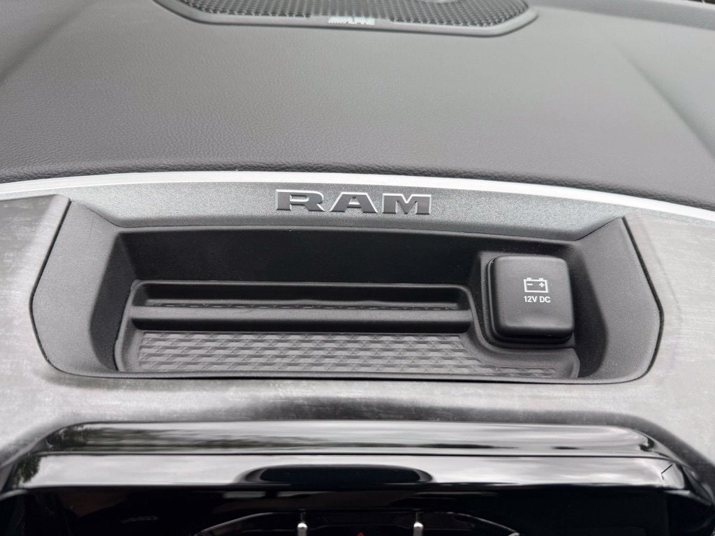 2023 RAM 1500 Big Horn Crew Cab 4x4 5'7' Box