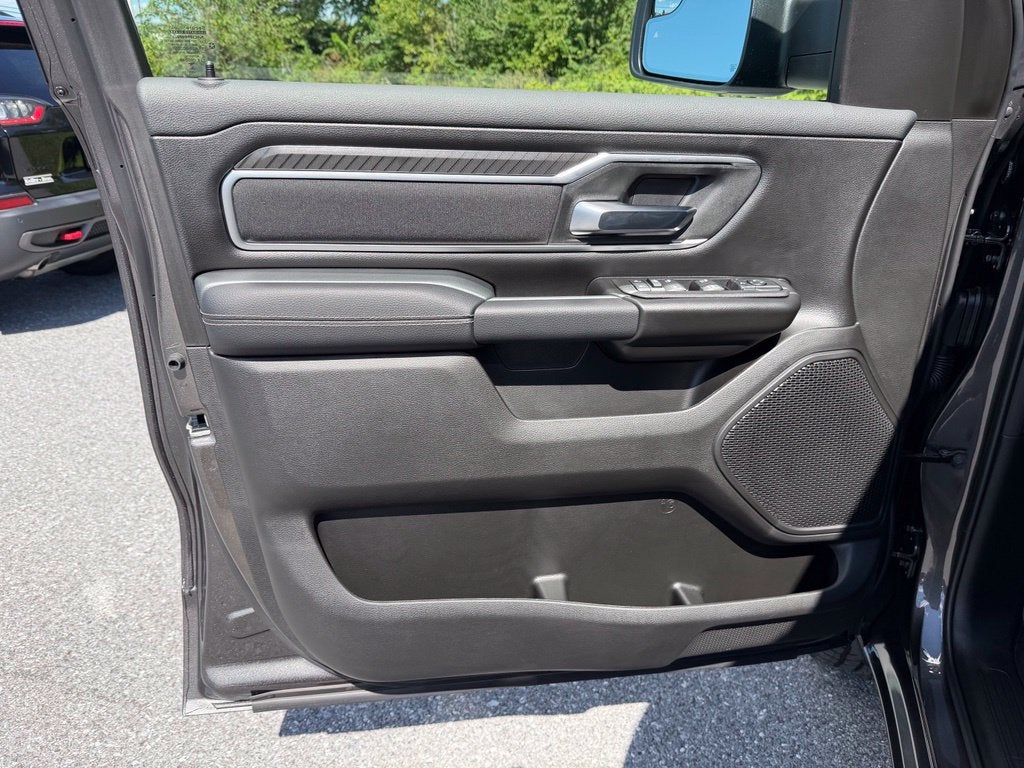 2027 RAM Ram 1500 RAM 1500 BIG HORN QUAD CAB 4X4 6'4' BOX