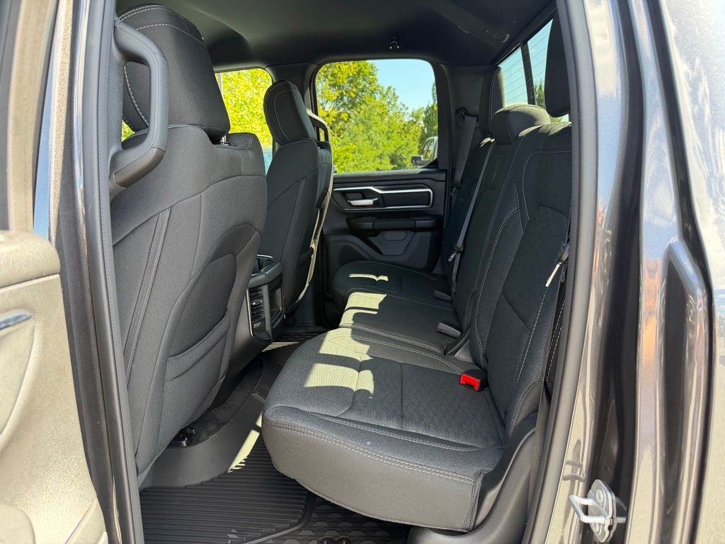 2027 RAM Ram 1500 RAM 1500 BIG HORN QUAD CAB 4X4 6'4' BOX