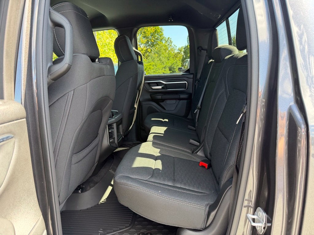 2027 RAM Ram 1500 RAM 1500 BIG HORN QUAD CAB 4X4 6'4' BOX
