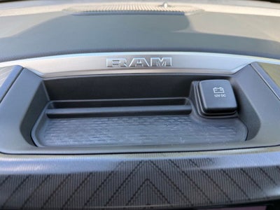 2027 RAM Ram 1500 RAM 1500 BIG HORN QUAD CAB 4X4 6'4' BOX