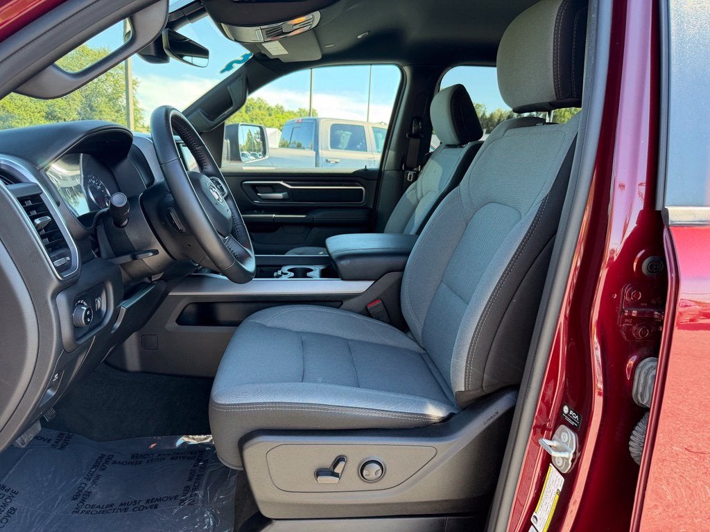 2024 RAM 1500 Big Horn Crew Cab 4x4 5'7' Box