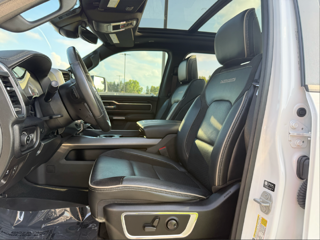 2022 RAM 1500 Laramie Crew Cab 4x4 5'7' Box