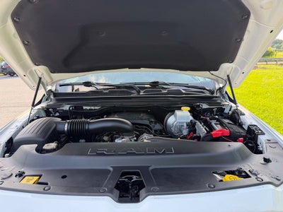2022 RAM 1500 Laramie Crew Cab 4x4 5'7' Box