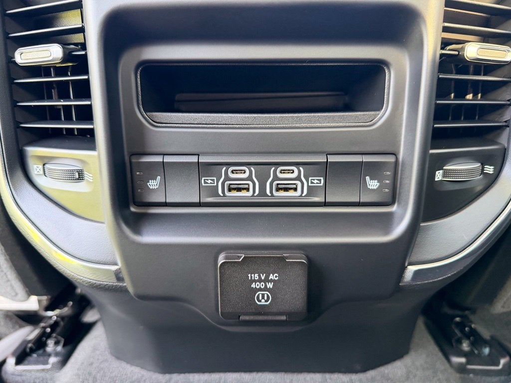2022 RAM 1500 Laramie Crew Cab 4x4 5'7' Box