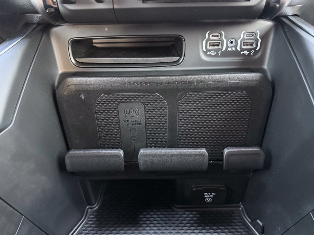 2022 RAM 1500 Laramie Crew Cab 4x4 5'7' Box