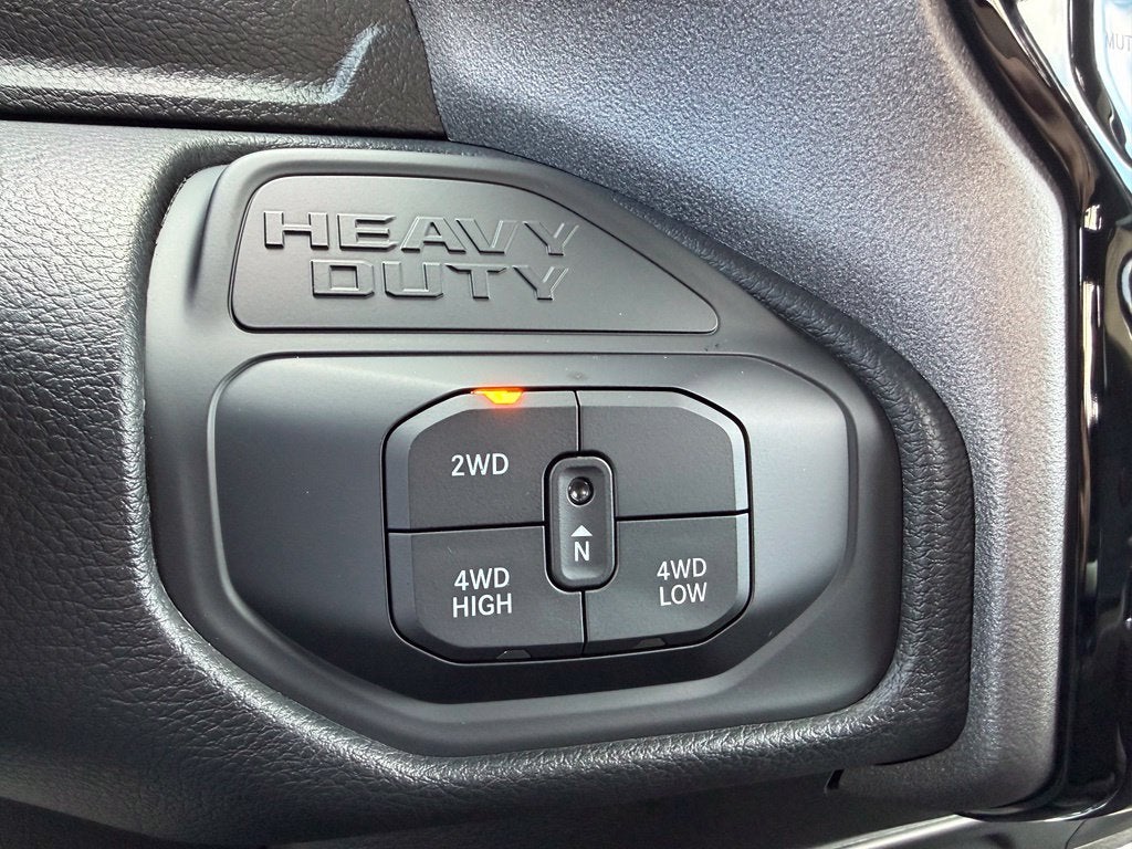 2026 RAM Ram 2500 RAM 2500 BLACK EXPRESS CREW CAB 4X4 6'4' BOX