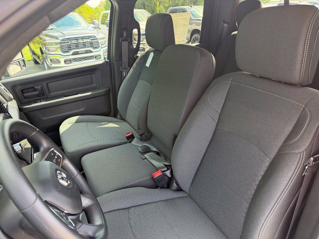 2026 RAM Ram 2500 RAM 2500 BLACK EXPRESS CREW CAB 4X4 6'4' BOX