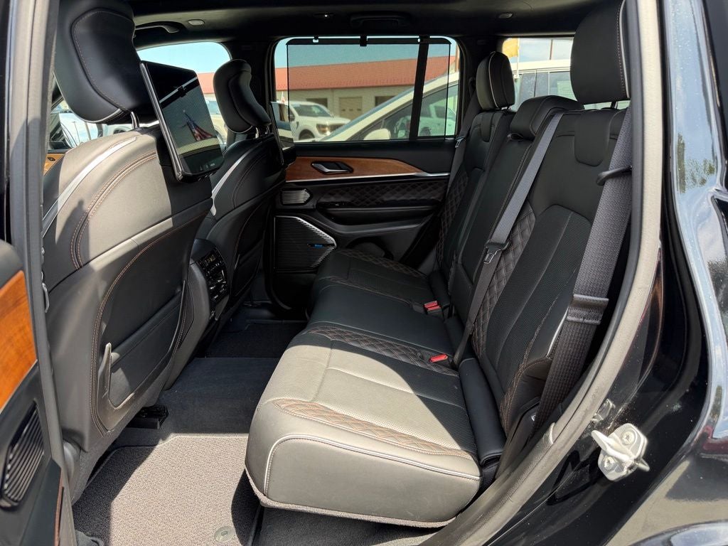 2023 Jeep Grand Cherokee Summit Reserve