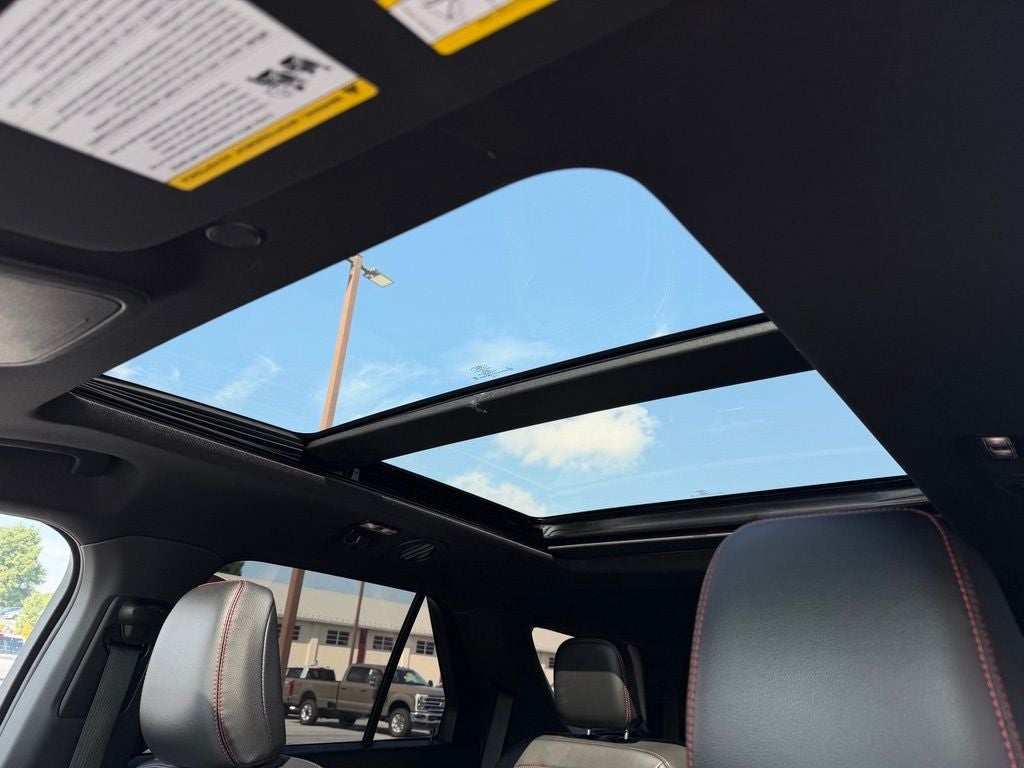 2024 Ford Explorer ST-Line