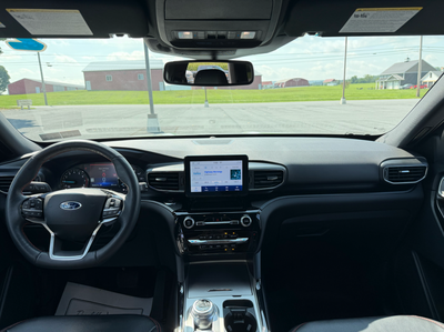 2024 Ford Explorer ST-Line